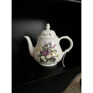 Vintage Arthur Wood & Sons STAFFORDSHIRE Floral Teapot 5 Cups 6695 England
